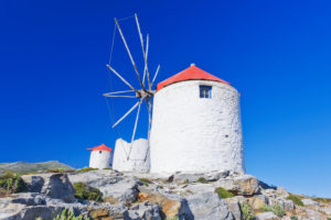 Traditionelle Windmühlen, Chora, Amorgos, Kykladen, Griechenland, Europa Traditionelle Windmühlen, Chora, Amorgos, Kykladen, Griechenland, Europa
